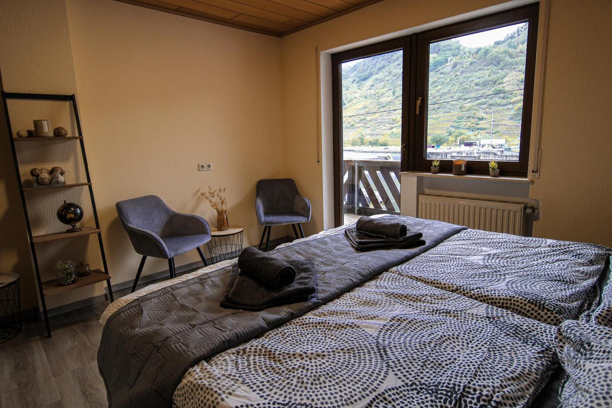 Stilvolle Wellness-Ferienwohnung In Neef Whirlpool, Sauna, Grill, Fitness, Billard & Moselblick Exterior foto